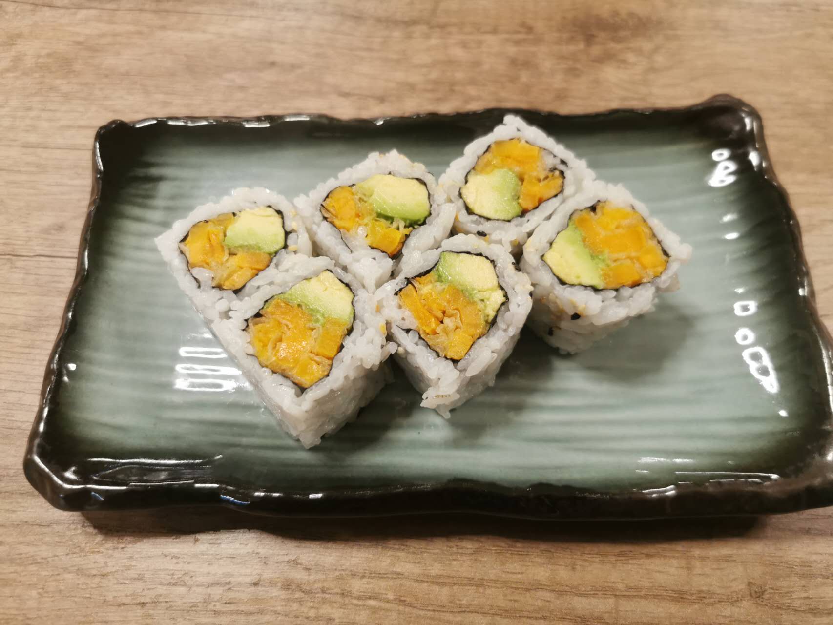 Yam Avocado Roll (6pcs)