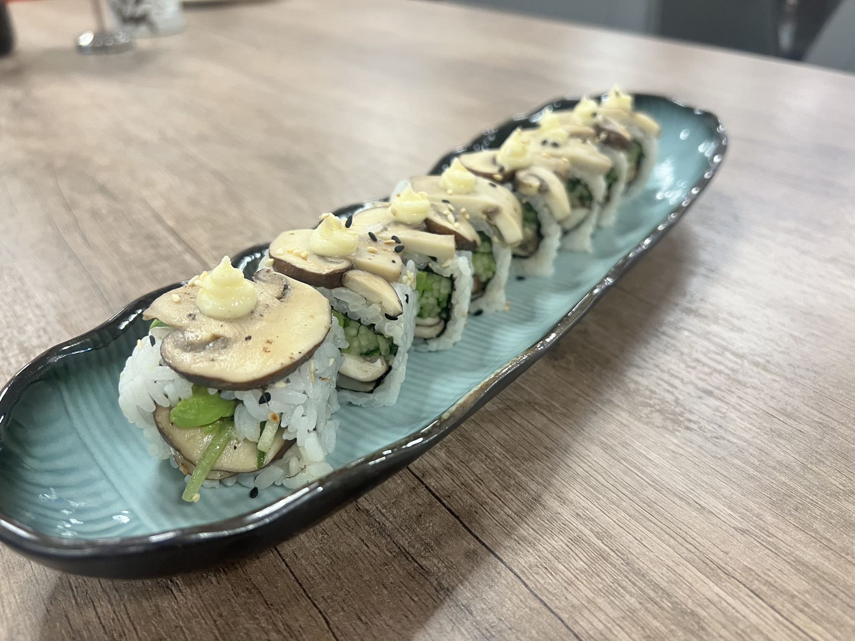 Bushroom Roll (8pcs)