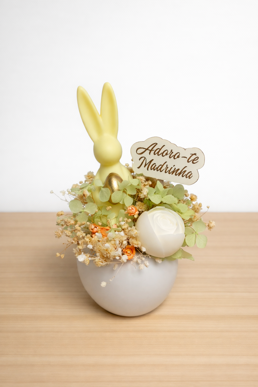 Ovo com coelho Amarelo