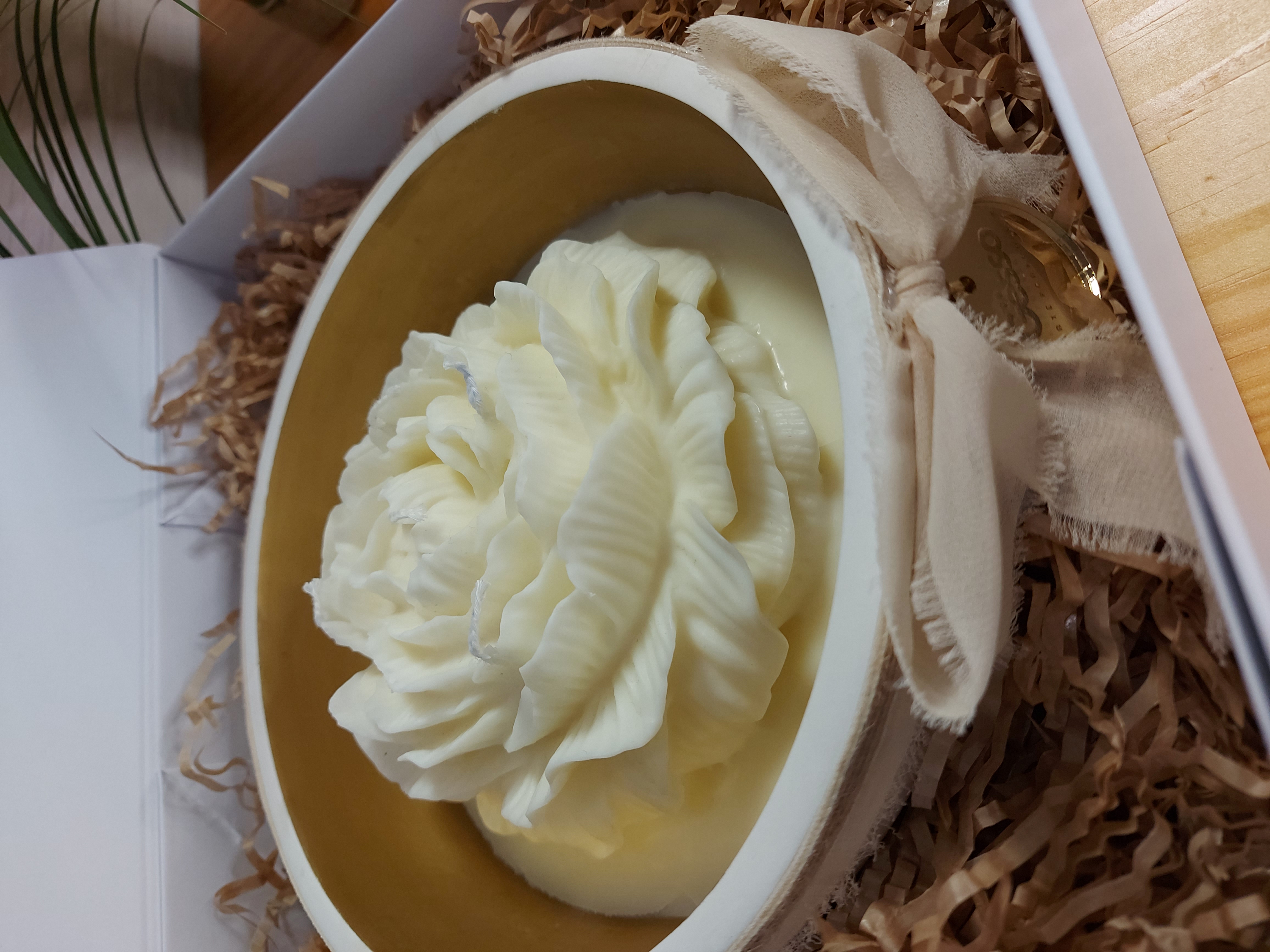 Vela Peônia em Cera de Soja – French Croissant | Edição Limitada