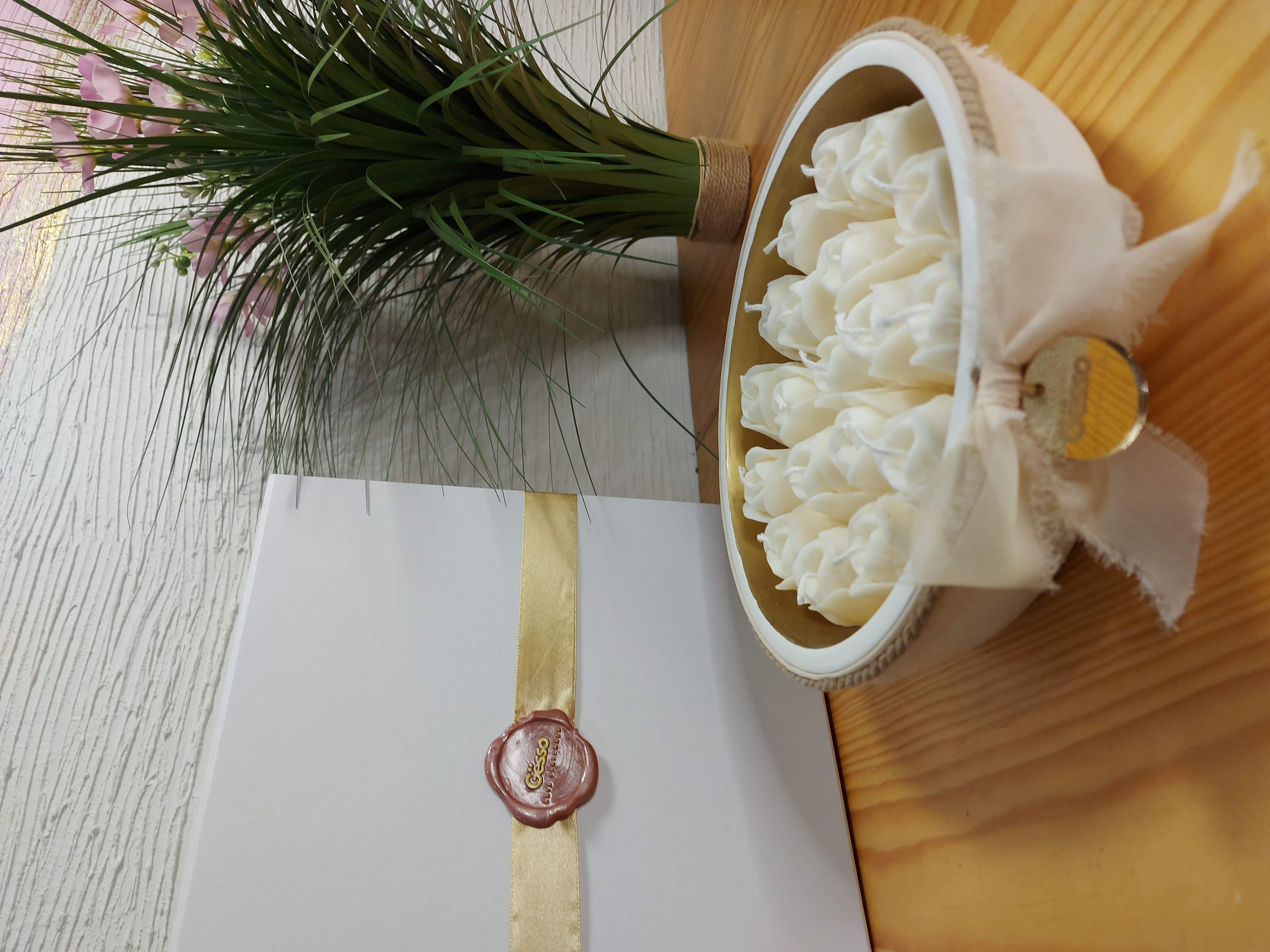 Base em Gesso com 18 Tulipas Perfumadas – French Croissant