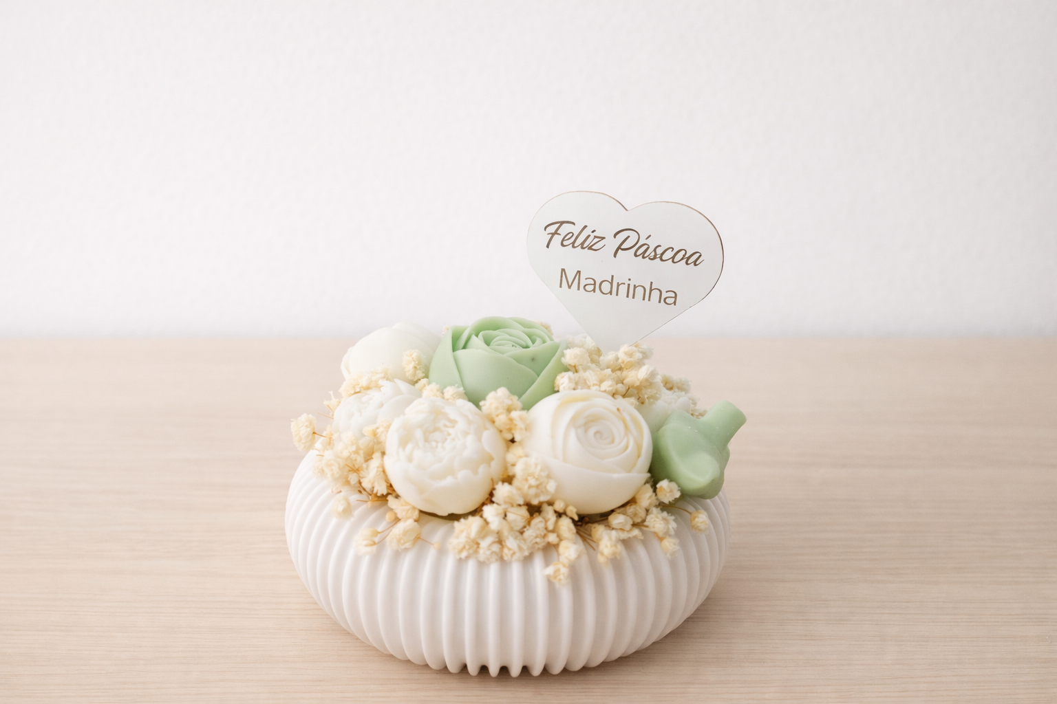 Centro redondo em flores de cera/naturais Verde/Branco