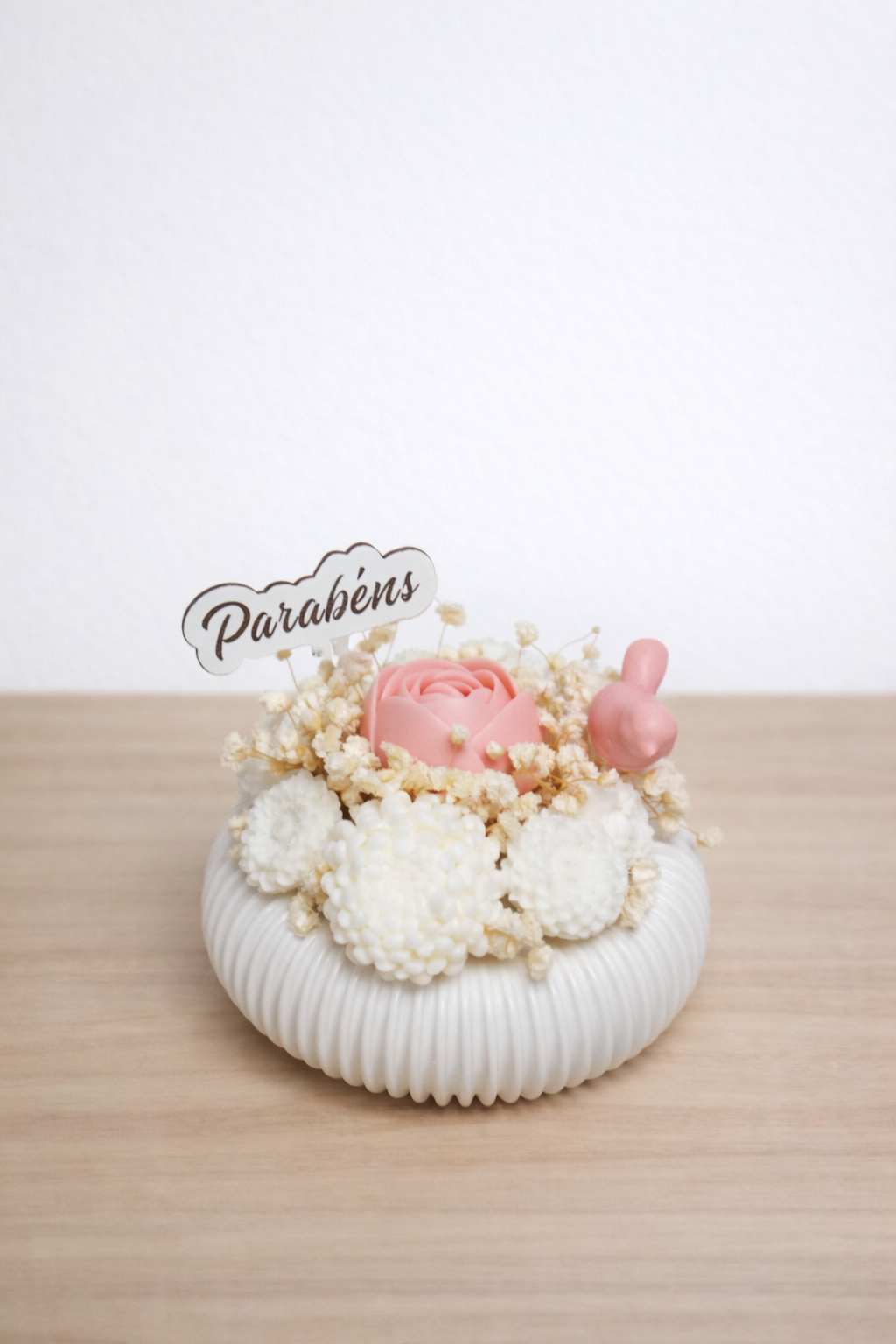 Centro redondo em flores de cera/naturais Rosa/Branco