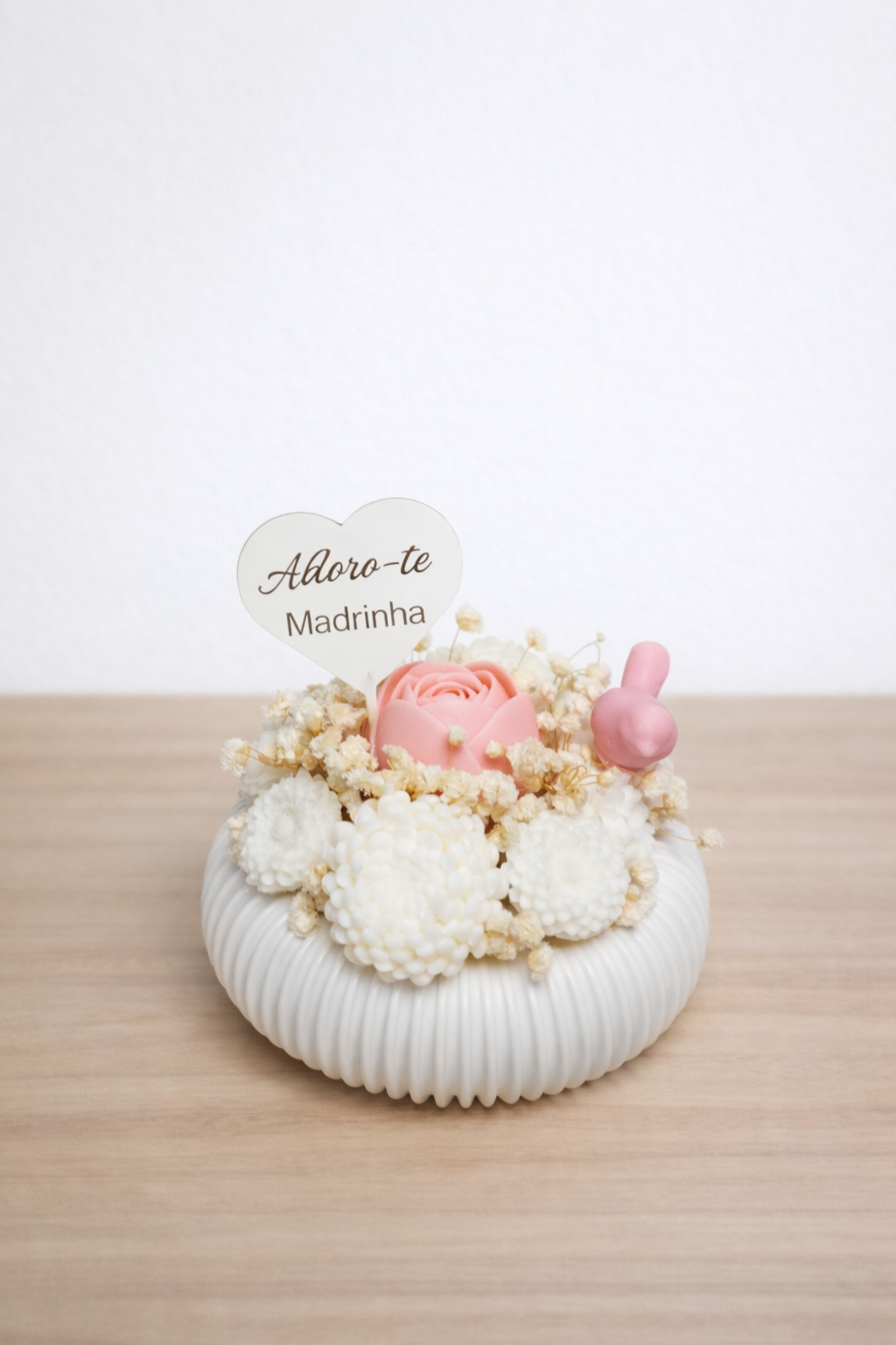 Centro redondo em flores de cera/naturais Rosa/Branco