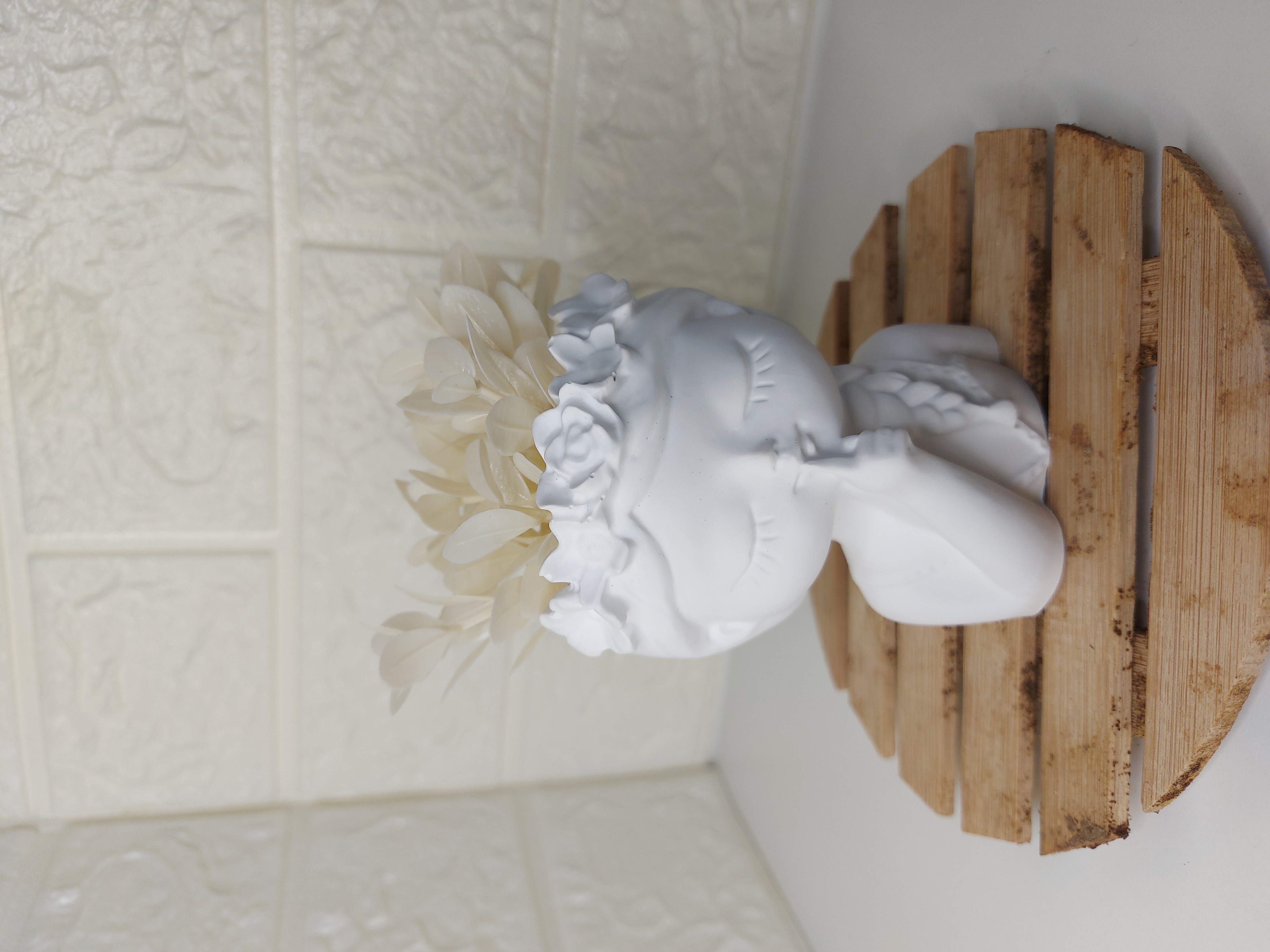 Mini vaso Perfumado em gesso - Boneca Fofa “Chiu”