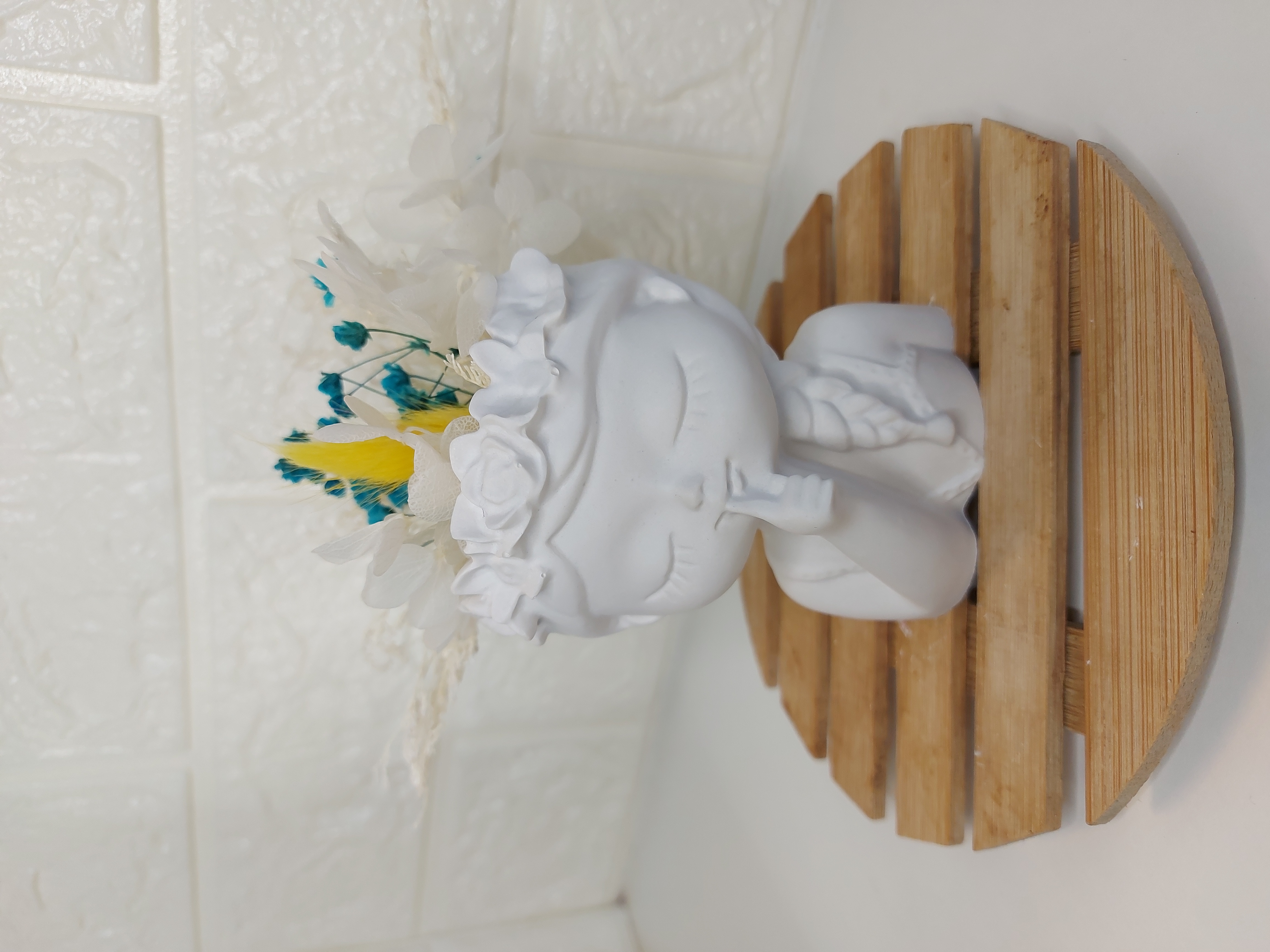 Mini vaso Perfumado em gesso - Boneca Fofa “Chiu”