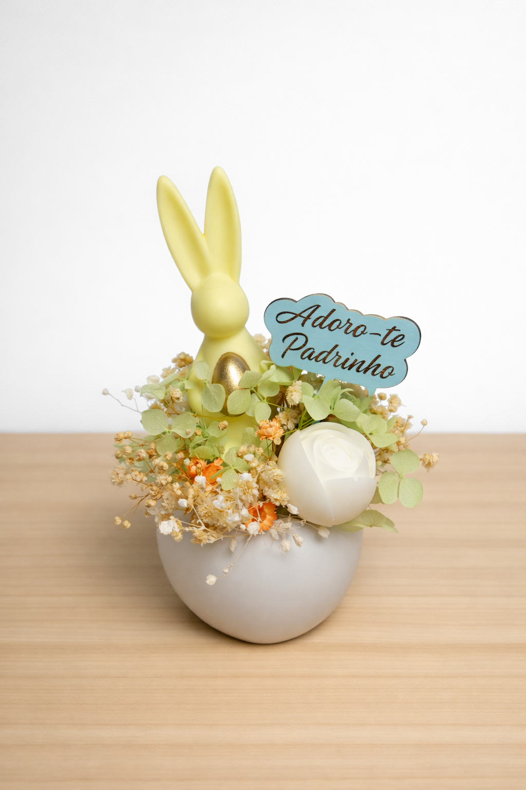 Ovo com coelho Amarelo