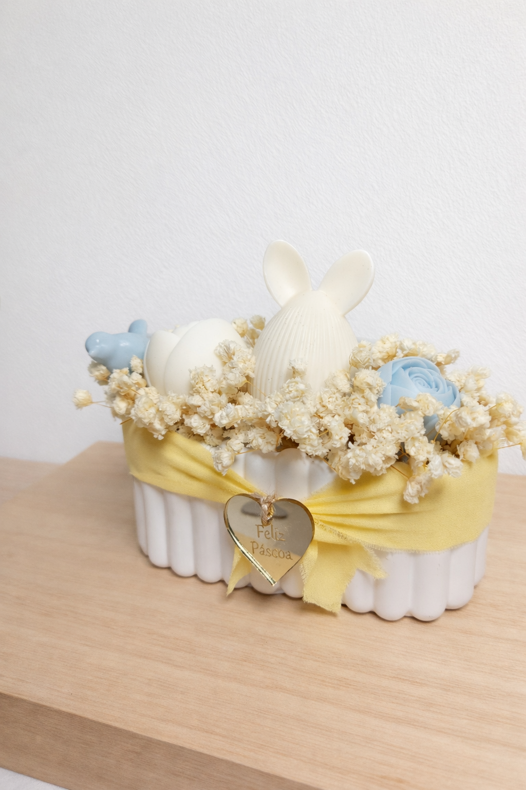 Cesto da Páscoa coelho gordinho - azul/amarelo/branco