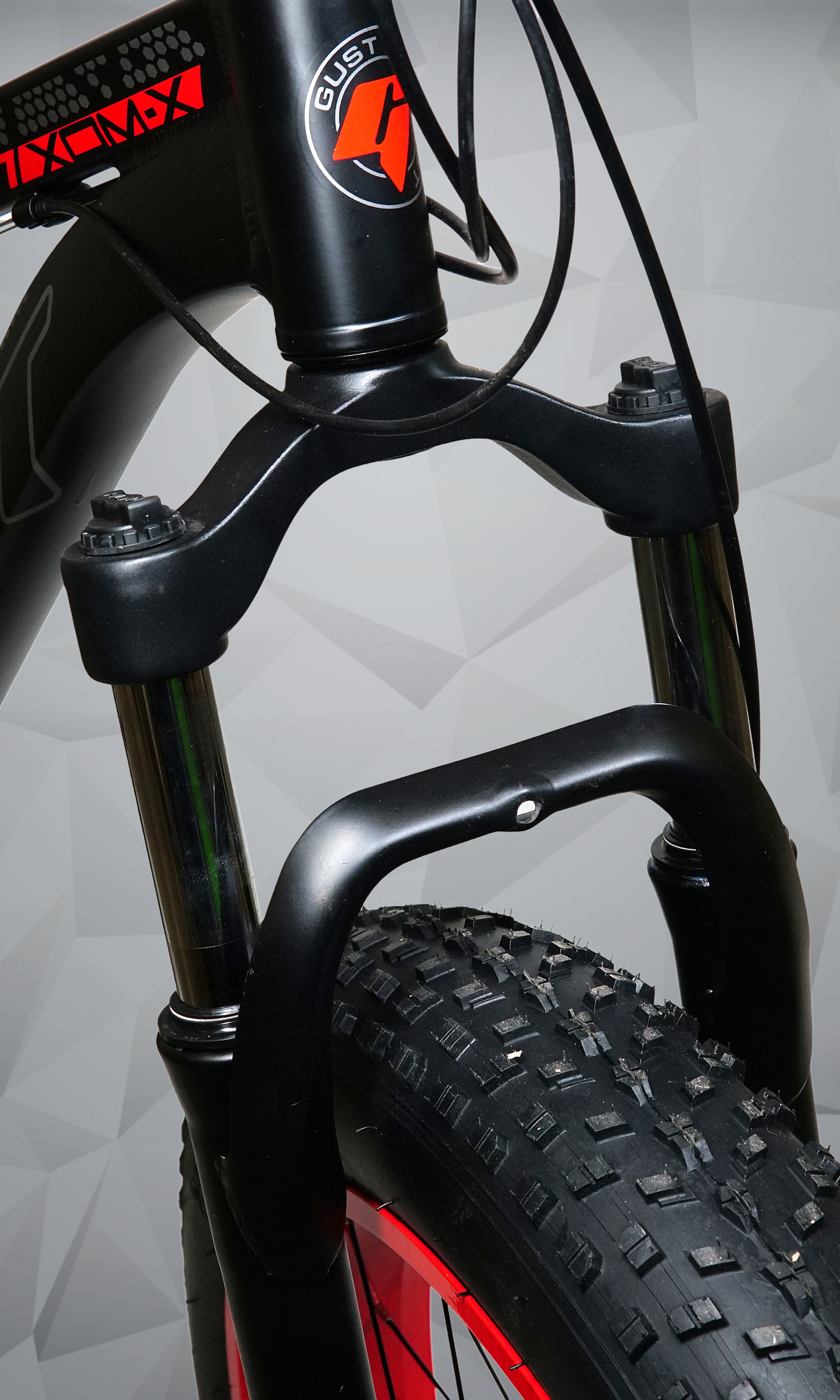 GUST 26-Inch Fat Tire Mountain Bike | 21-Speed, Front Suspension, Disc Brakes