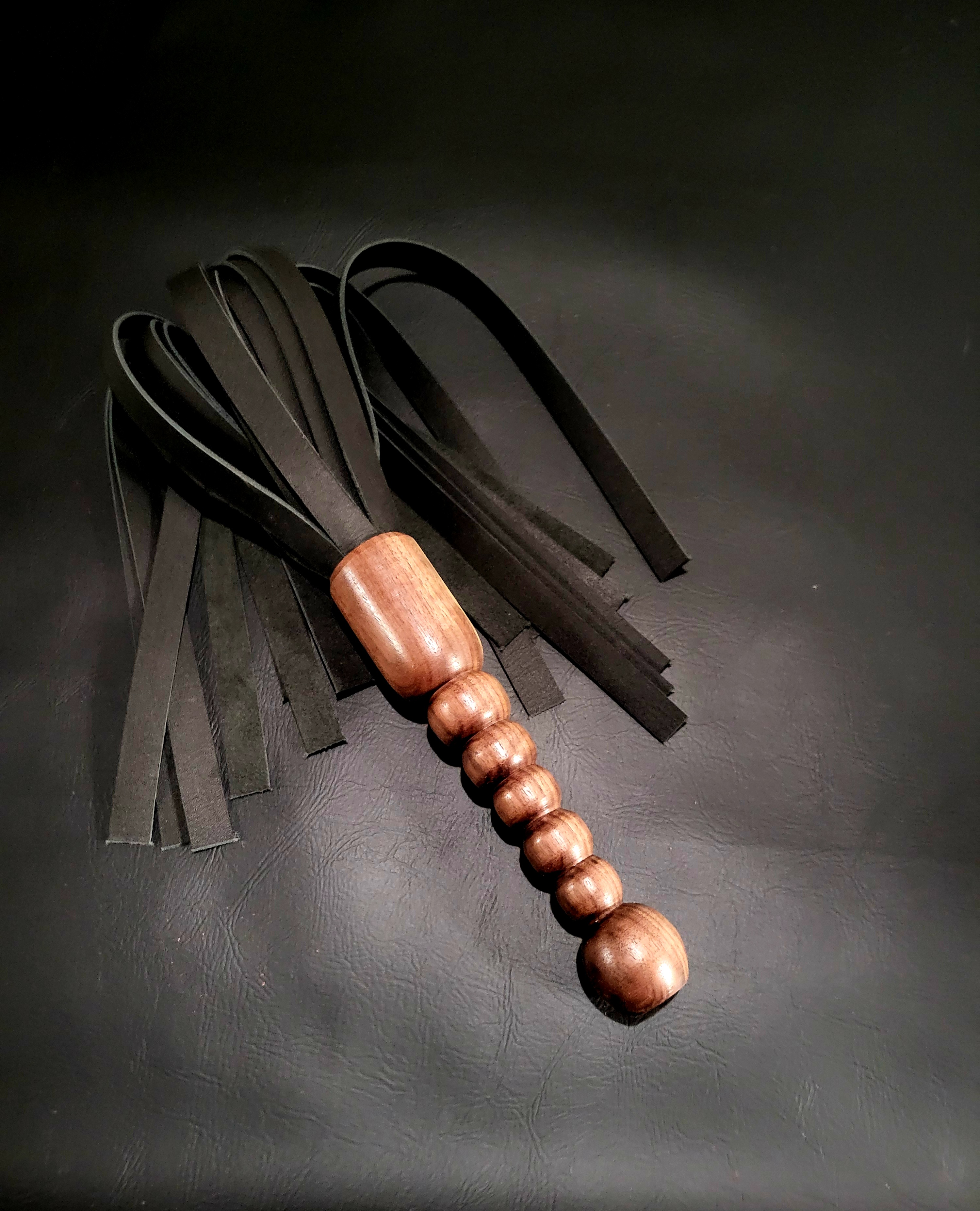 Stacked sphere flogger