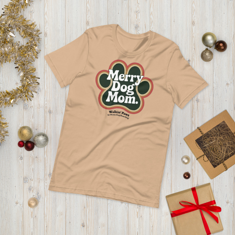 Merry Dog Mom: Tee