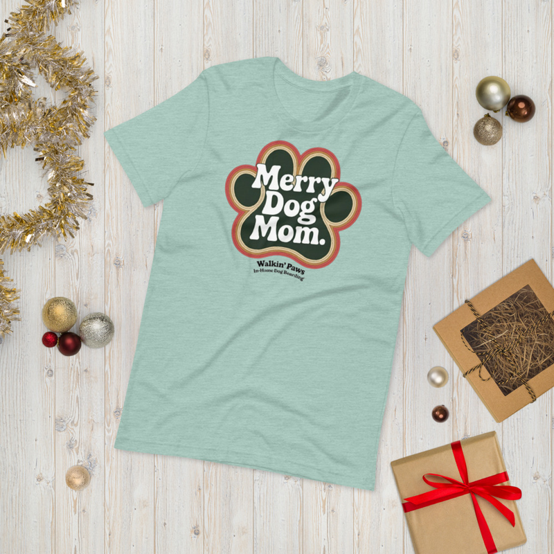 Merry Dog Mom: Tee