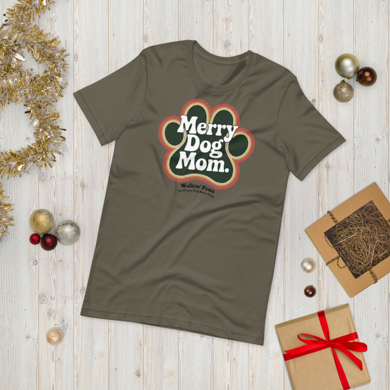 Merry Dog Mom: Tee