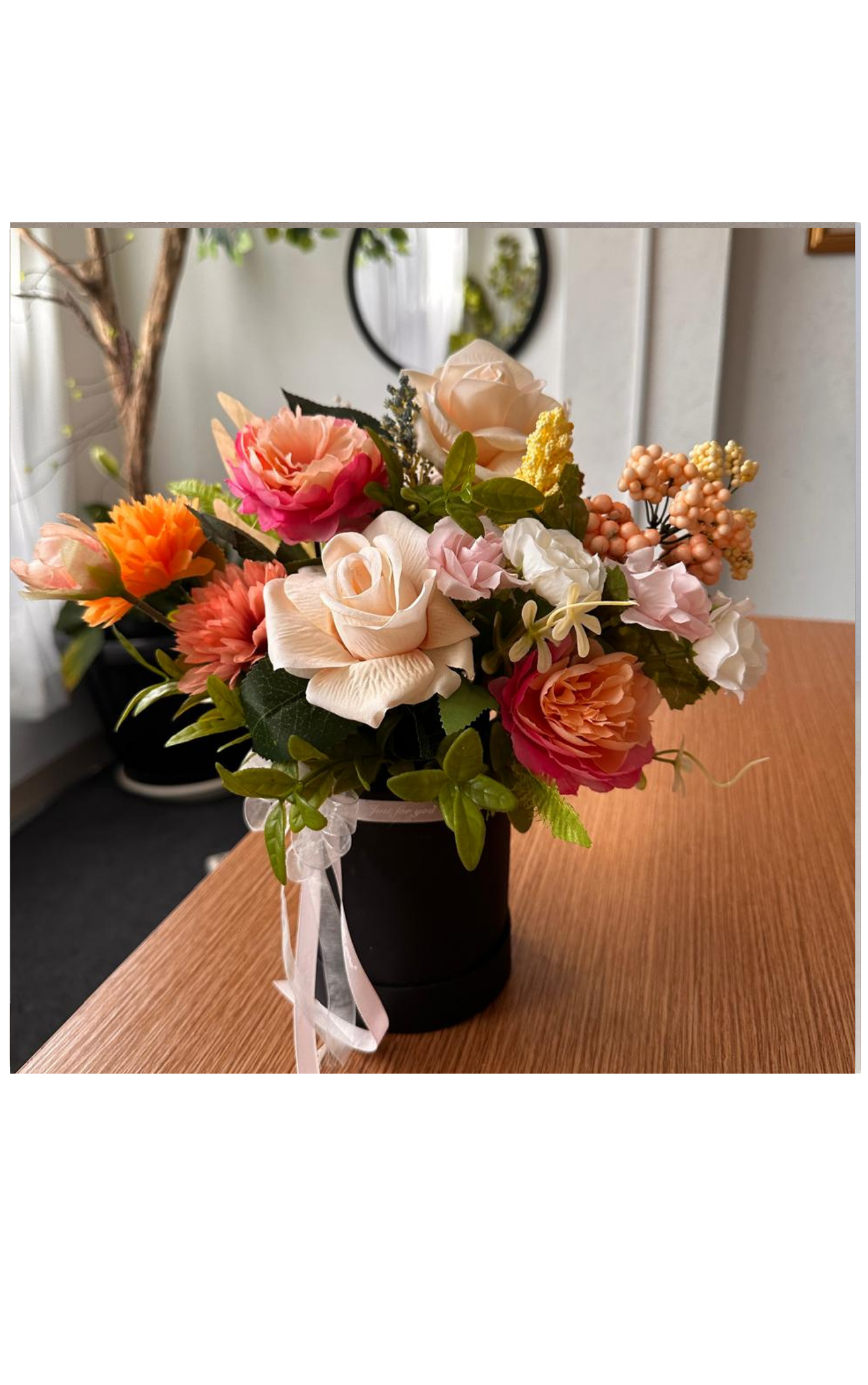 Bouquet bunga plastik dalam vas