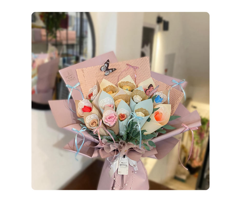 Artificial Hand Bouquet 044