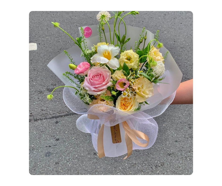 Artificial Hand Bouquet 016