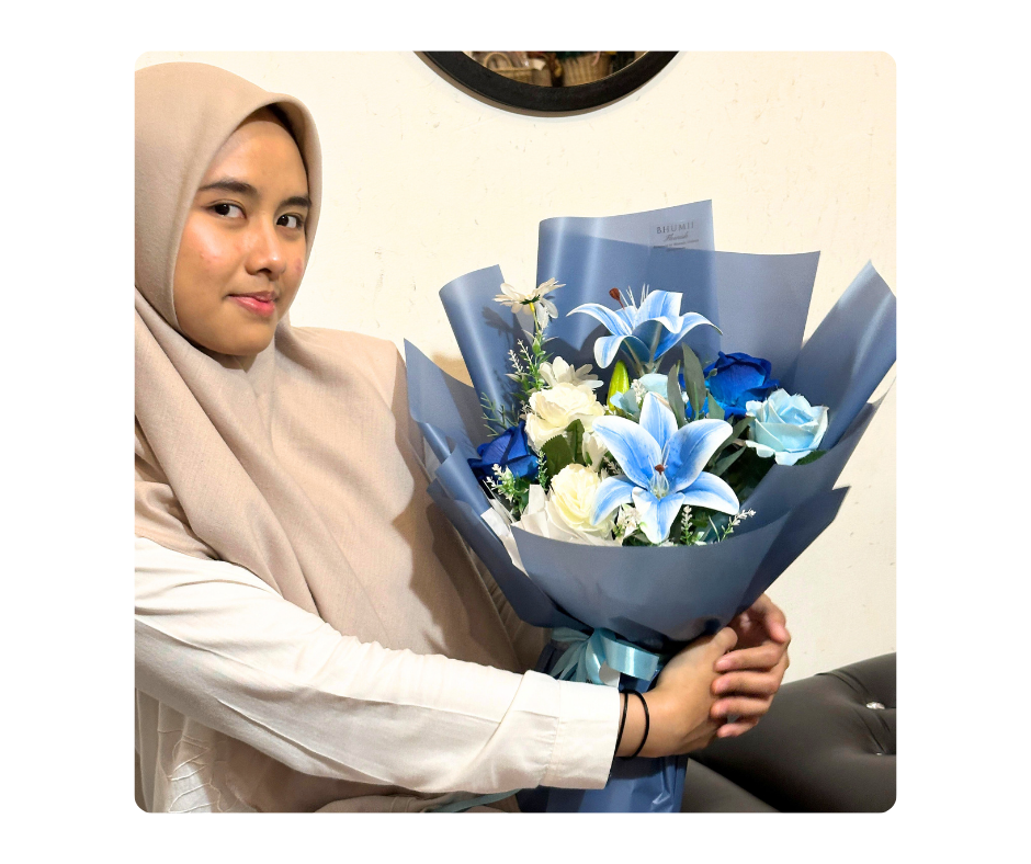 Artificial Hand Bouquet 042