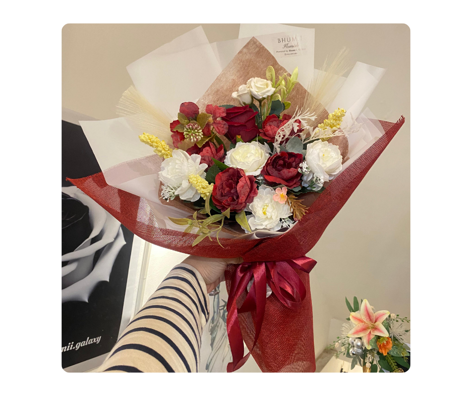Artificial Hand Bouquet 055