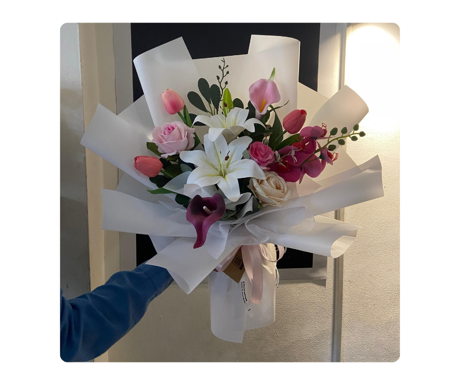 Artificial Hand Bouquet 012