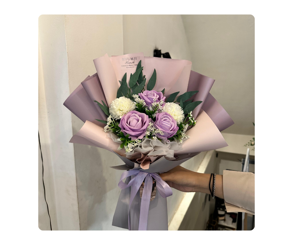 Artificial Hand Bouquet 095