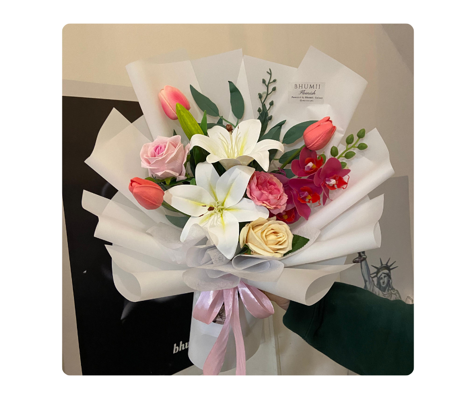 Artificial Hand Bouquet 072
