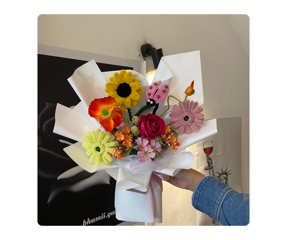 Artificial Hand Bouquet 051