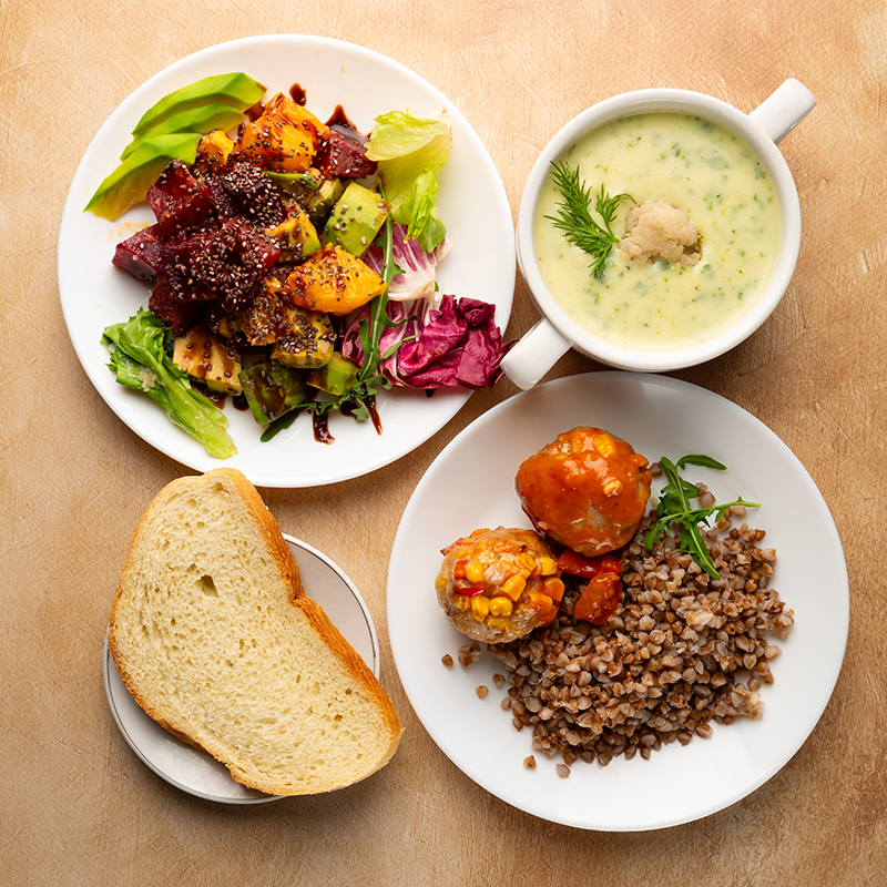 ОБІД З БУЛОЧКОЮ #3 та компотом