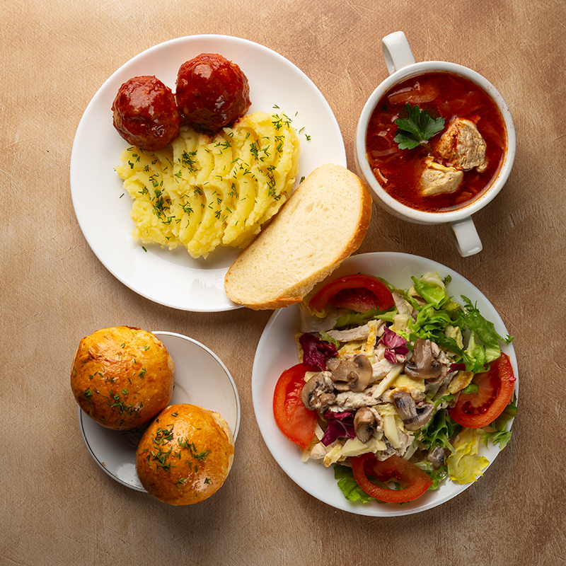 ОБІД З БУЛОЧКОЮ #2 та лимонадом