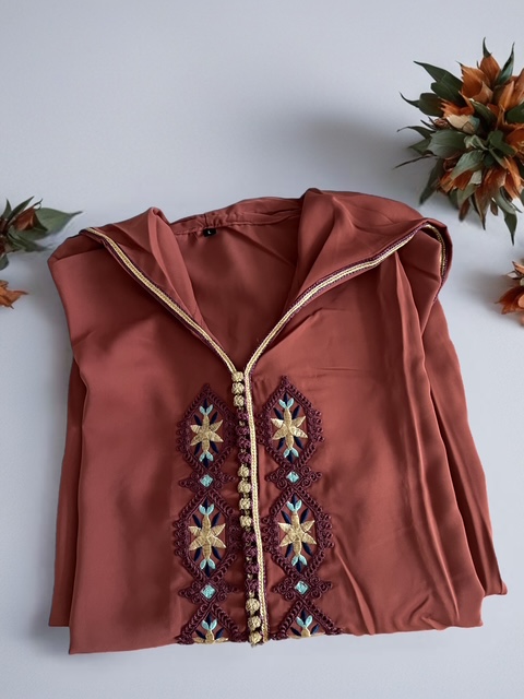Jellaba marron brodée 