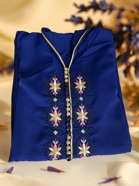 Jellaba bleu nuit brodée