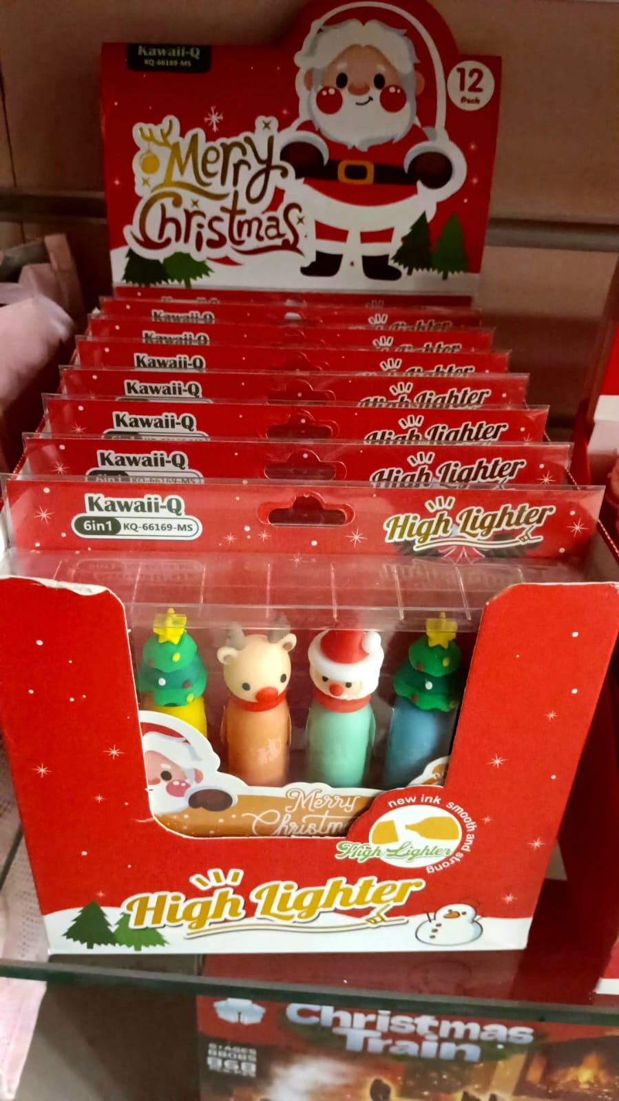 Christmas-themed highlighters