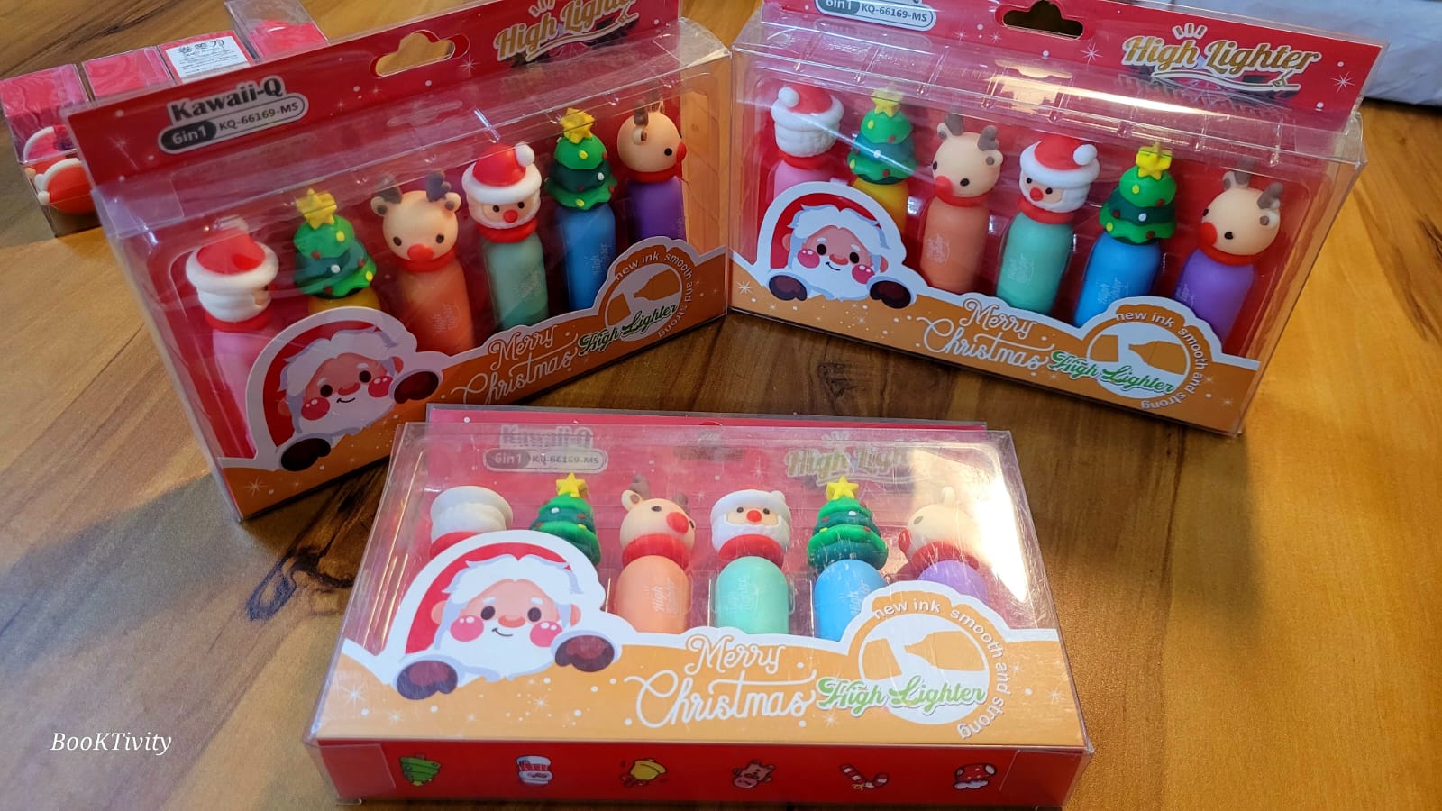 Christmas-themed highlighters