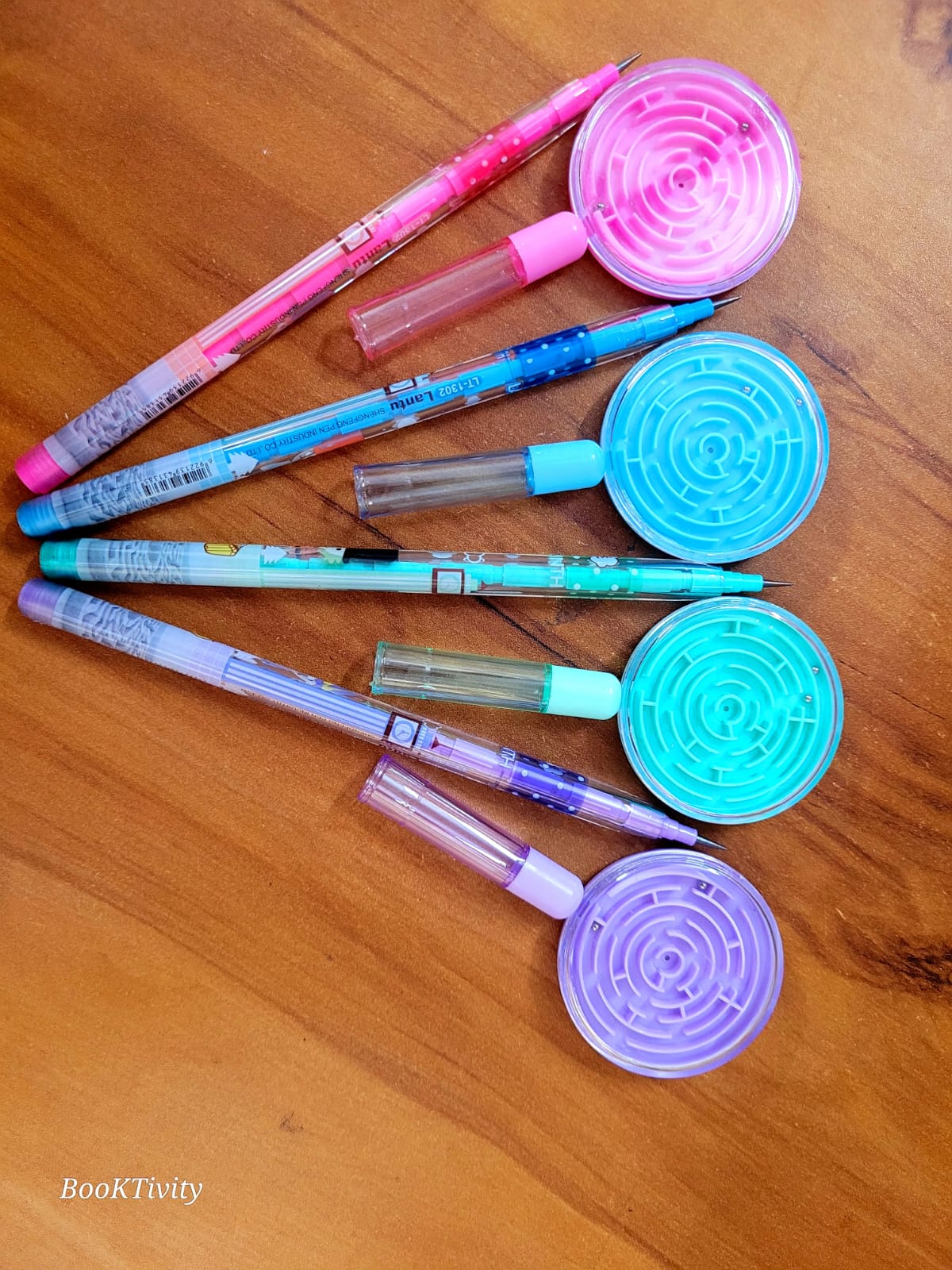 Set of 4  toy attached Labyrinth bullet pencil push back