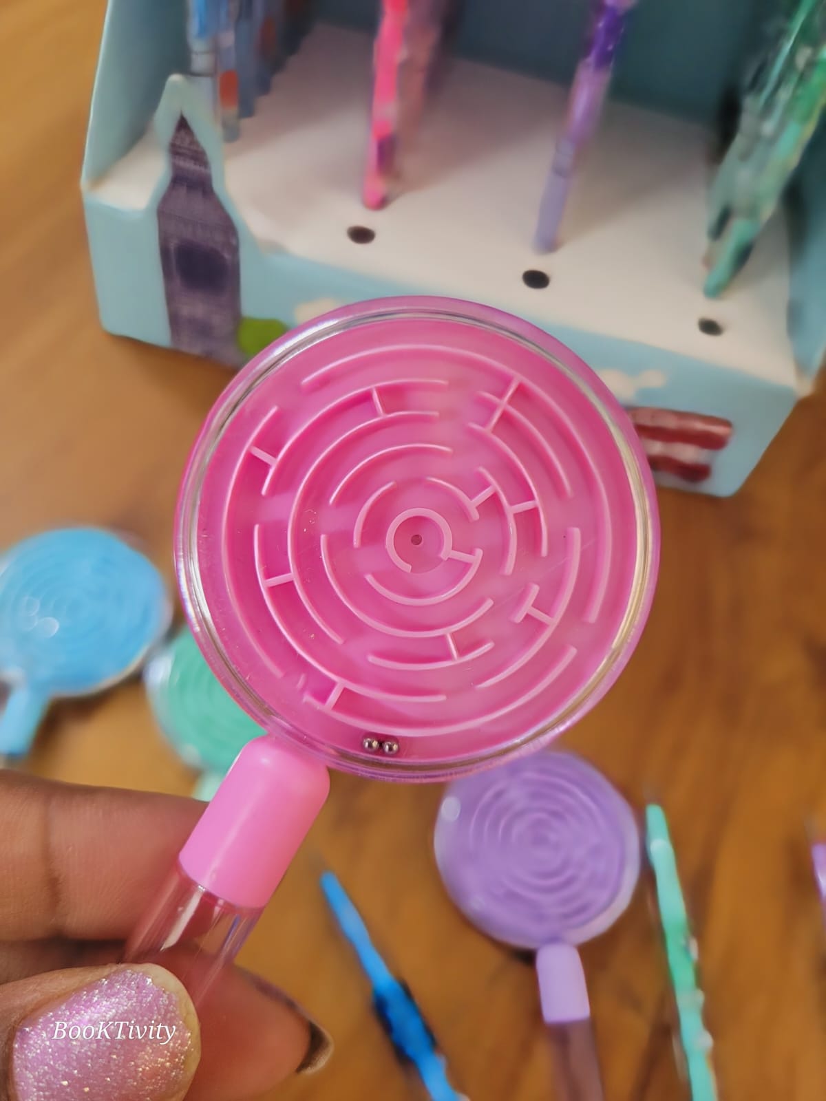 Set of 4  toy attached Labyrinth bullet pencil push back