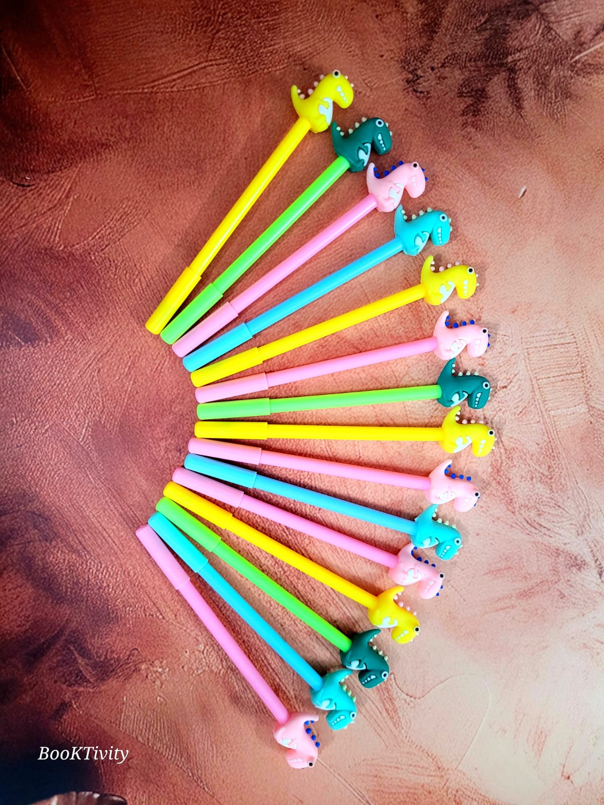 Set of 4 infinite Pencils dinosaur themed Sharpner less pencils.