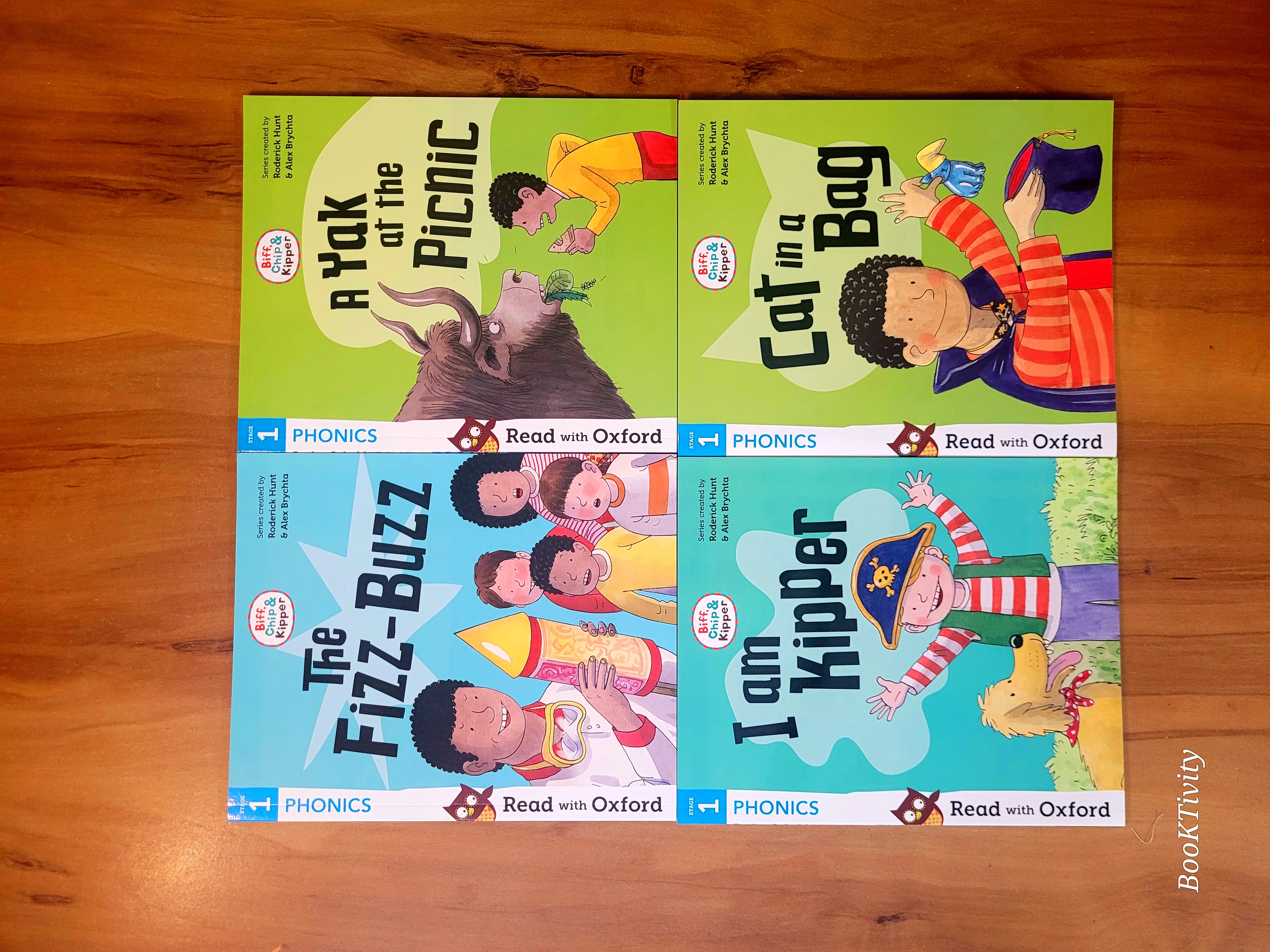 Set of 4 Read with Oxford Phonics Book level 1s