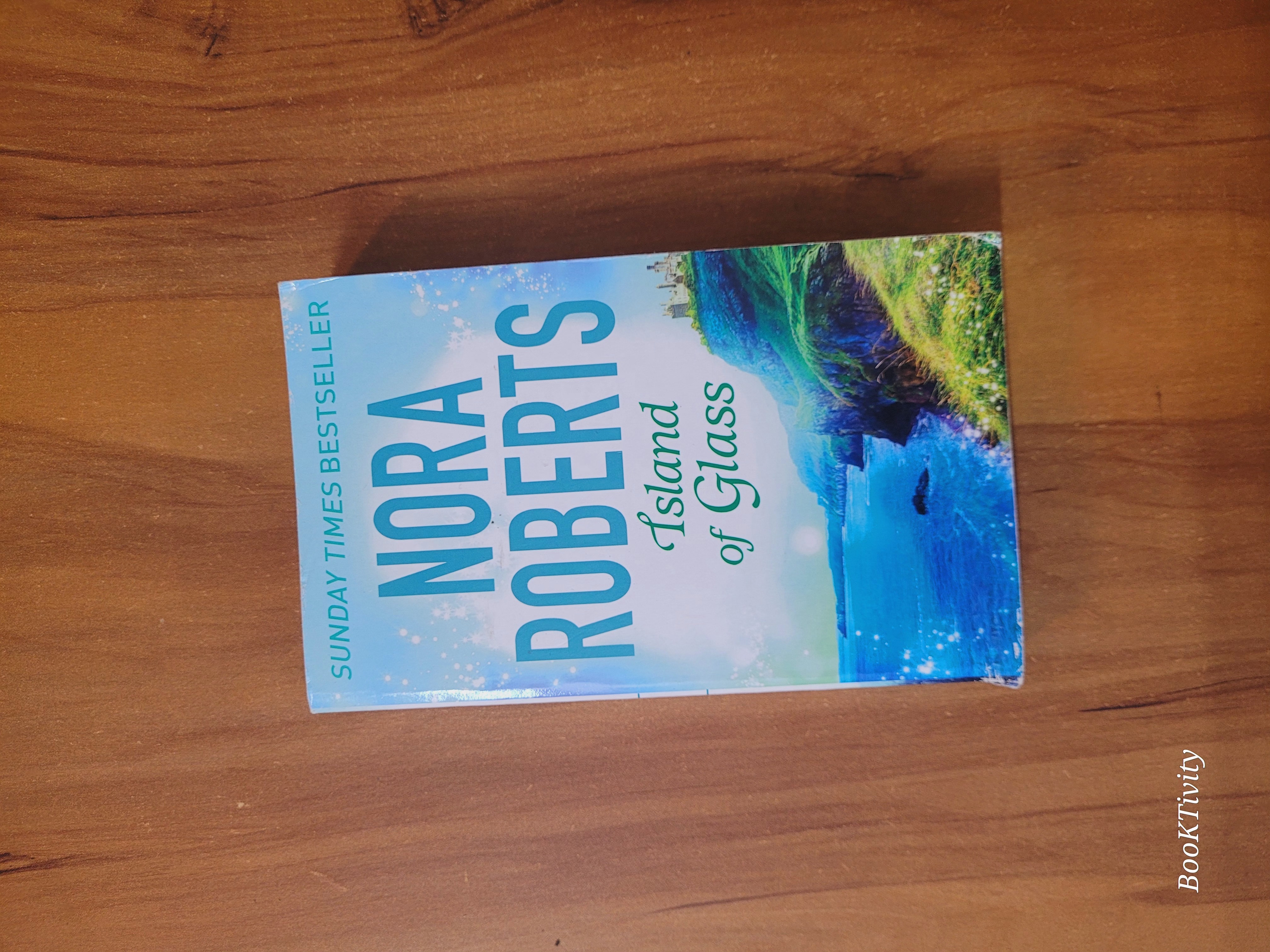 Island of Glass by Nora Roberts