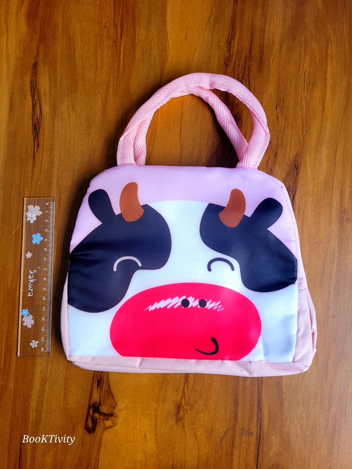 Cow-themed lunch bag