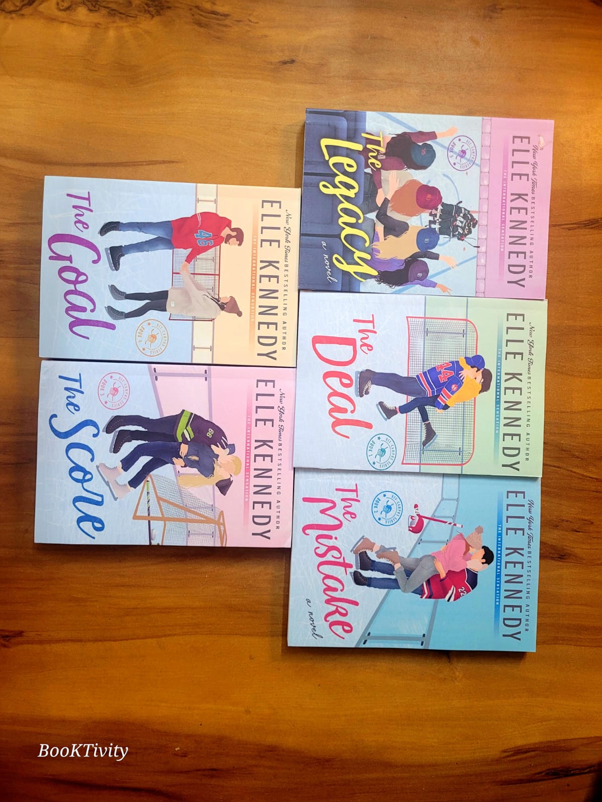 Elle Kennedy Off-Campus Series Book Set