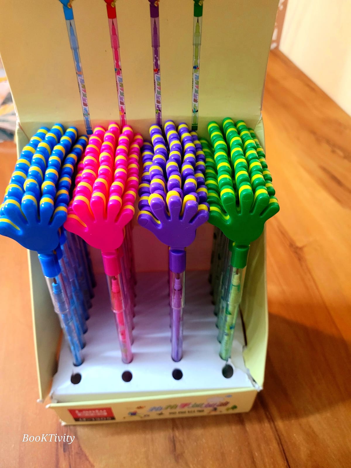 Hand Shape Clapping Toy pencil set of 4
