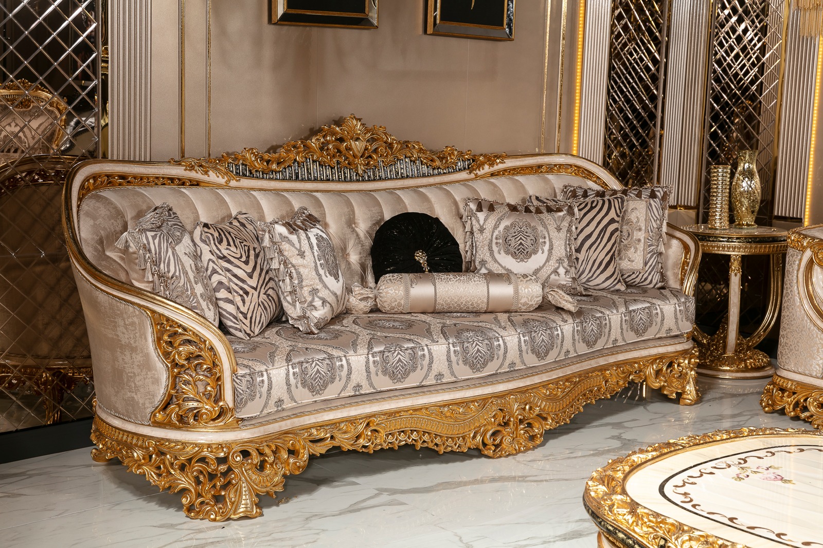 ROYAL KOLTUK TAKIM