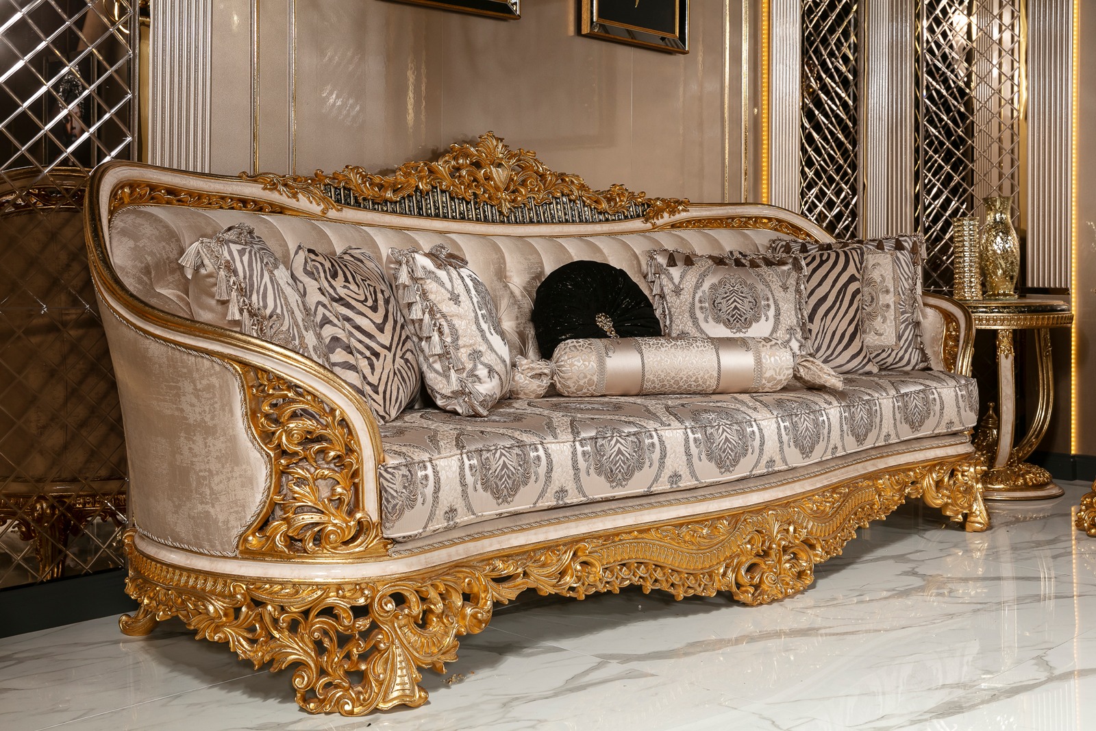 ROYAL KOLTUK TAKIM