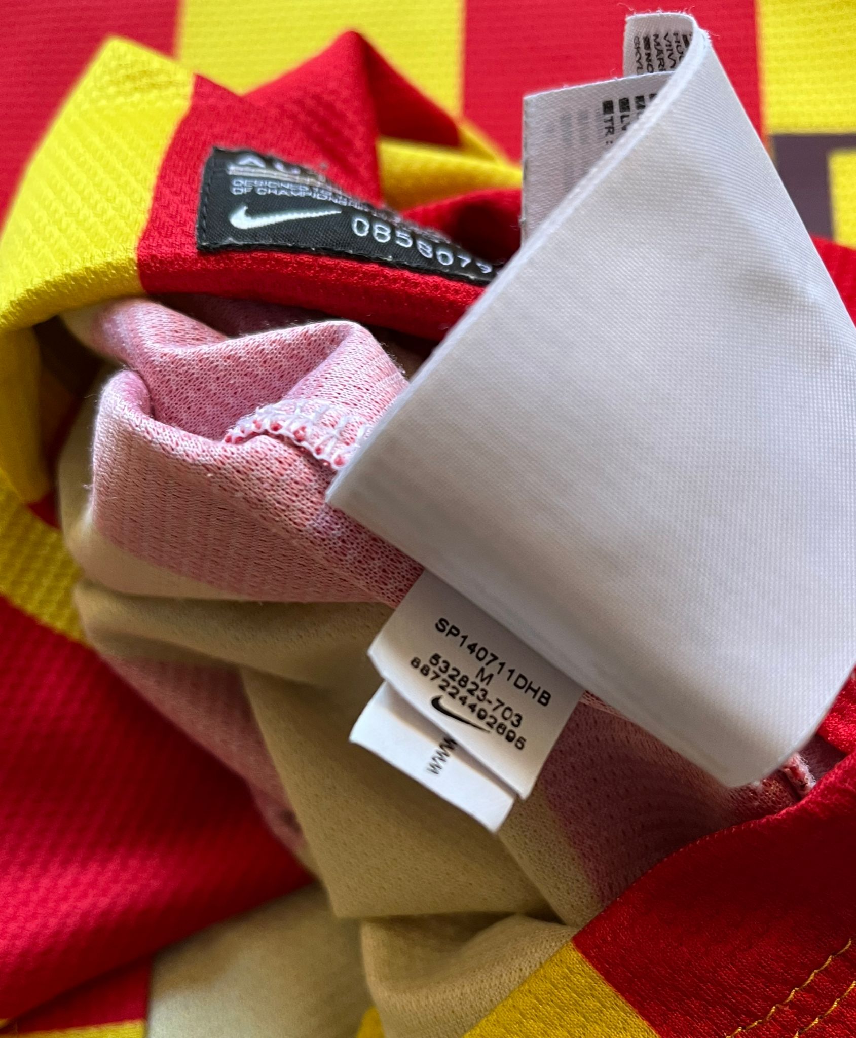 FC Barcelona 2013/2014 away shirt Messi Size M 8.5/10