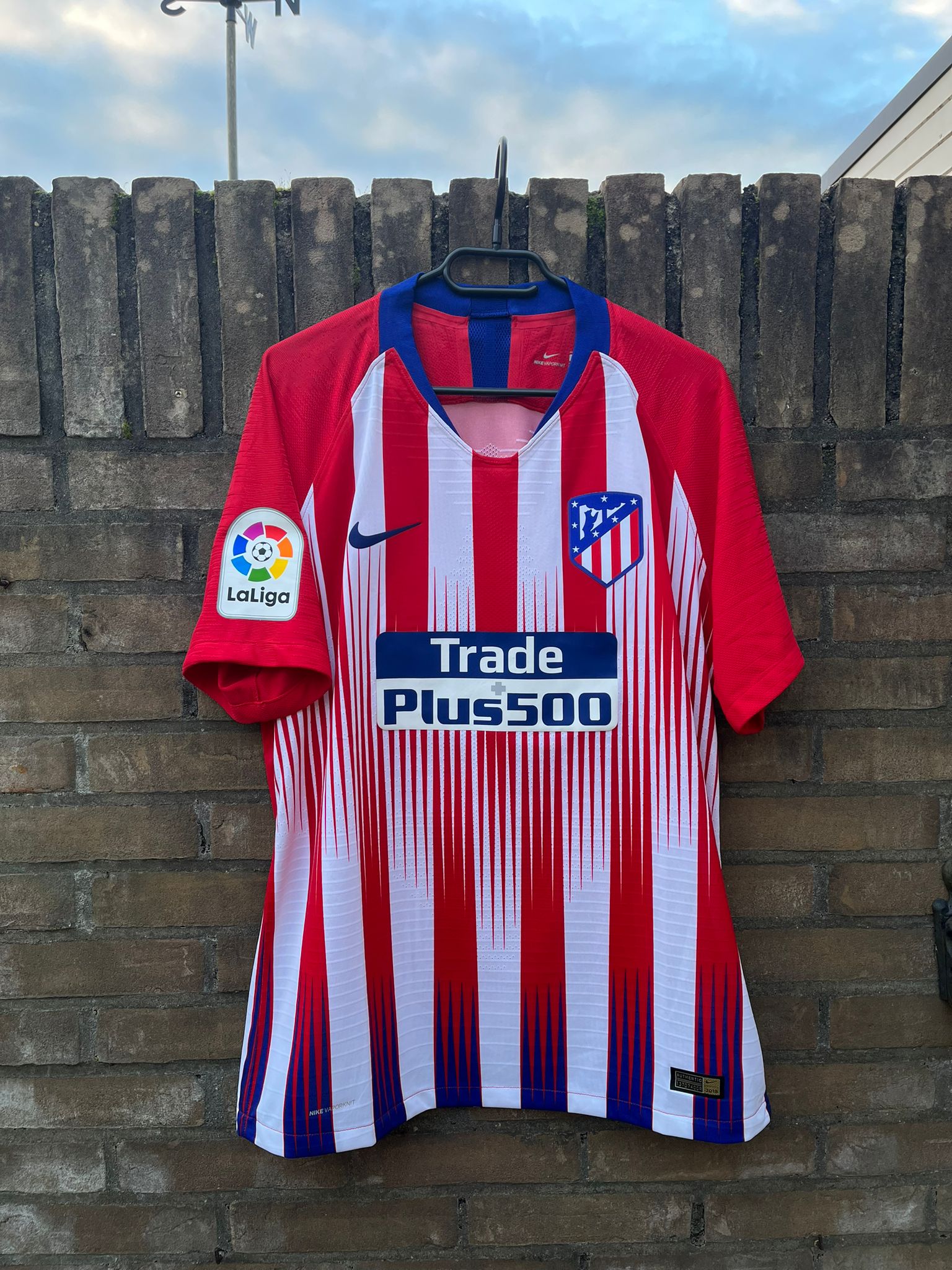 Atletico Madrid 2018/2019 home shirt Griezmann size L 9.5/10