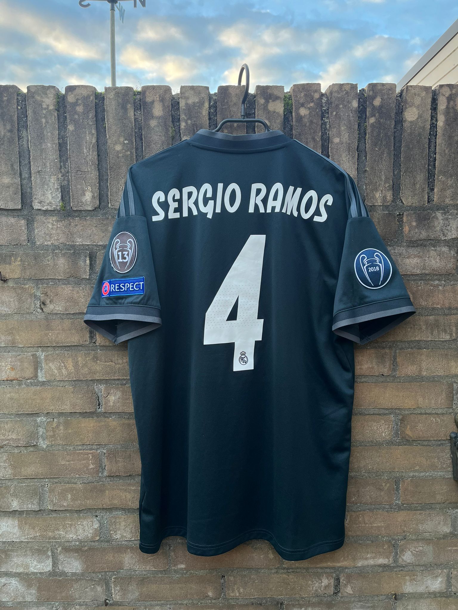 Real Madrid 2018/2019 away shirt Sergio Ramos 8/10