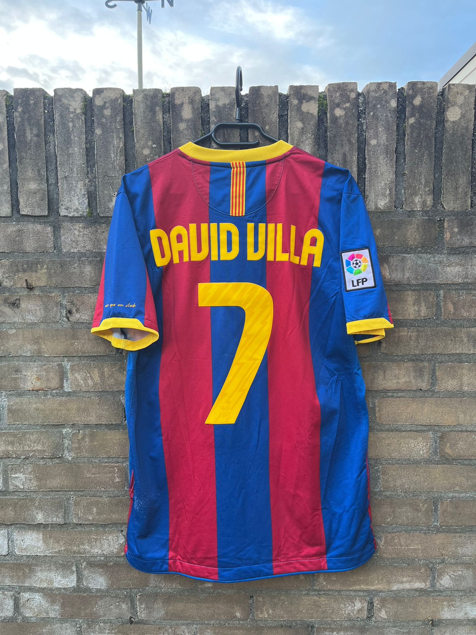 FC Barcelona 2010/2011 home shirt David Villa Size M 7/10
