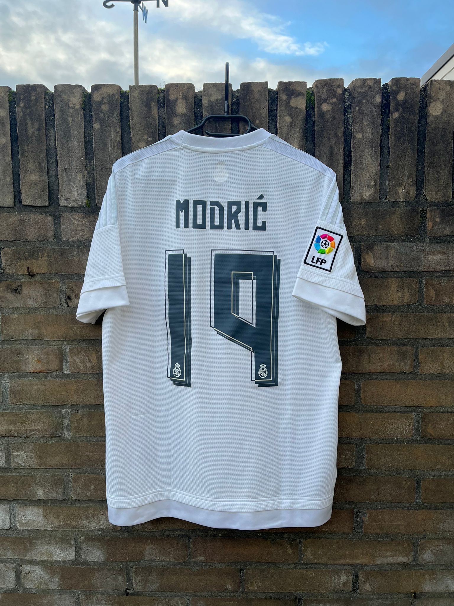 Real Madrid 2015/2016 home shirt Modric Size M 8/10