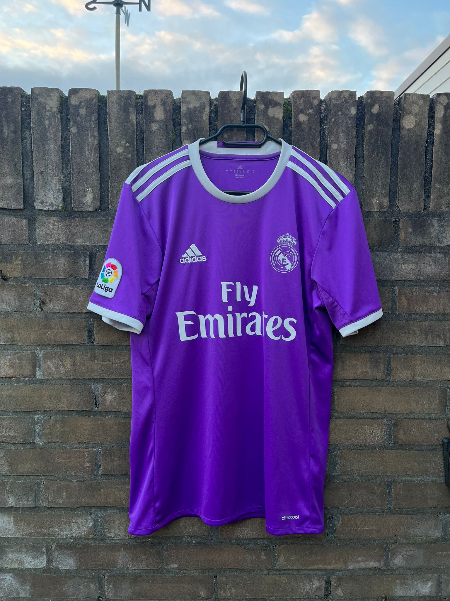 Real Madrid 16/17 away shirt Bale size S 7.5/10