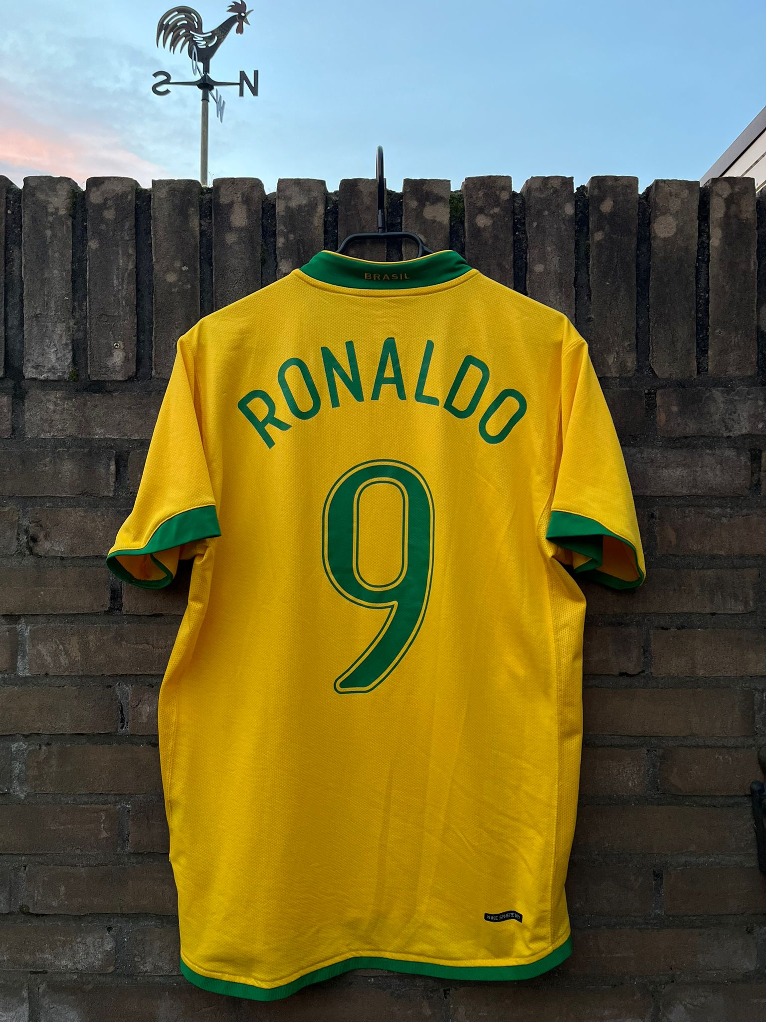 Brazil 2006 home shirt Ronaldo size M 8/10