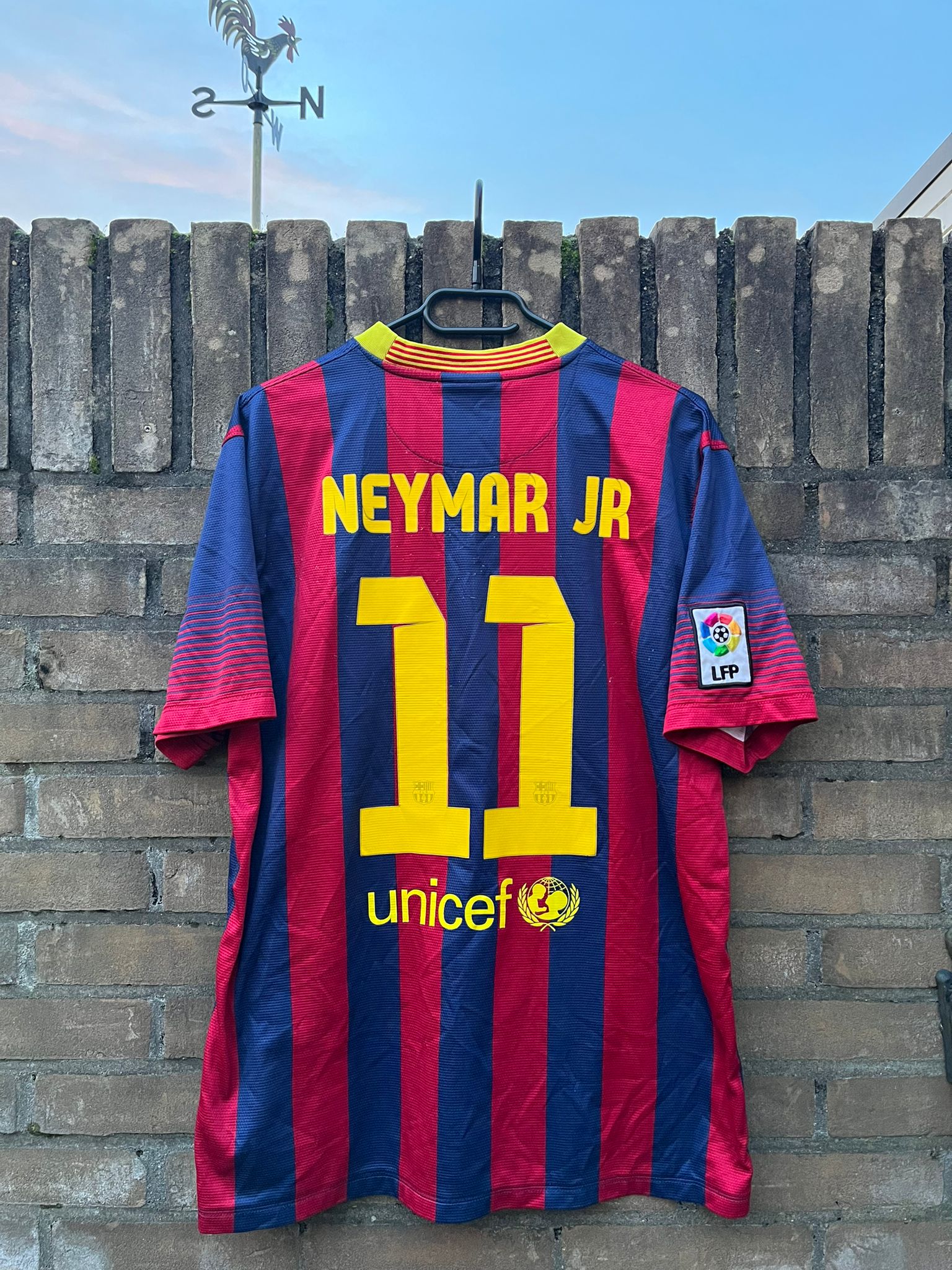 FC Barcelona 2013/2014 home shirt Neymar JR size L 6/10